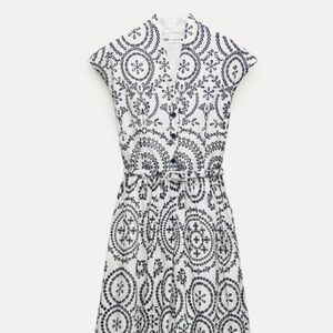 CONTRAST EMBROIDERED DRESS ZW COLLECTION | size SMALL | looks new